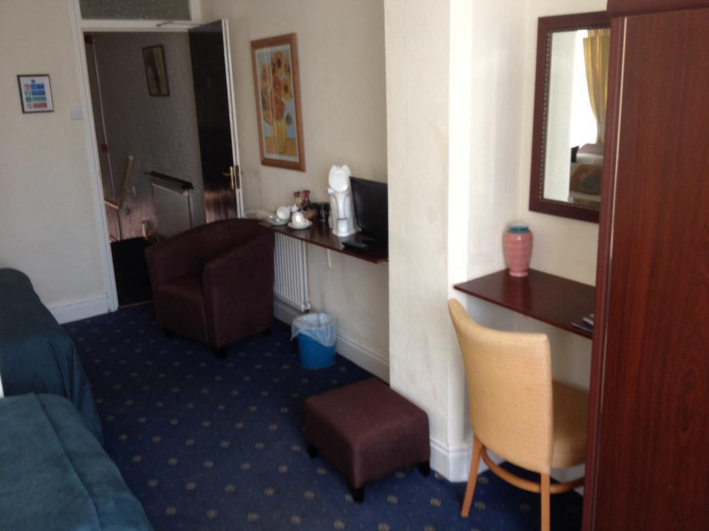 The Mackintosh Guest Accommodation Blackpool Esterno foto